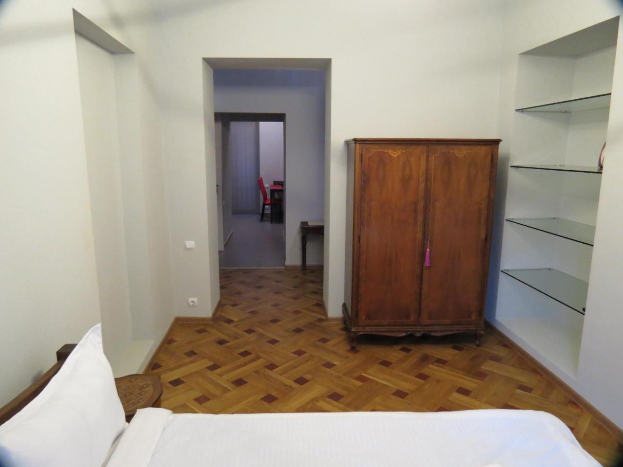 Three Rooms Apartment Tbilisi Eksteriør billede