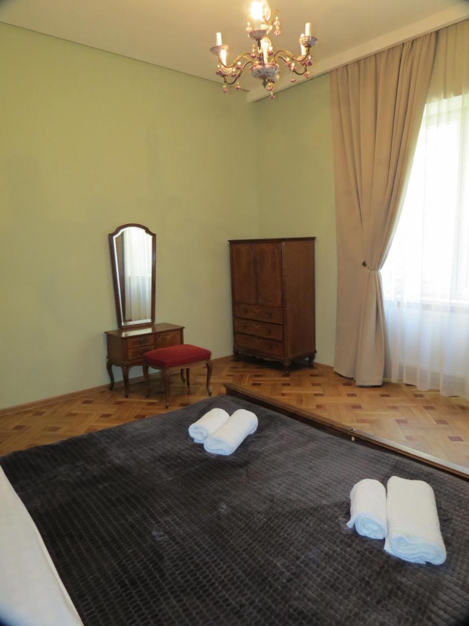 Three Rooms Apartment Tbilisi Eksteriør billede
