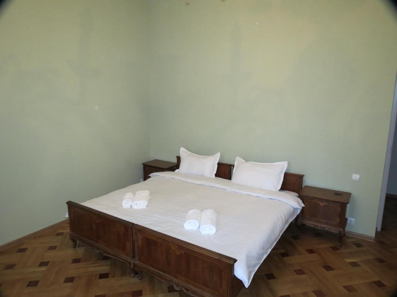 Three Rooms Apartment Tbilisi Eksteriør billede