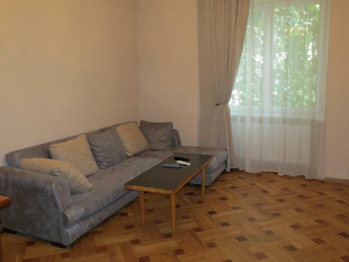 Three Rooms Apartment Tbilisi Eksteriør billede